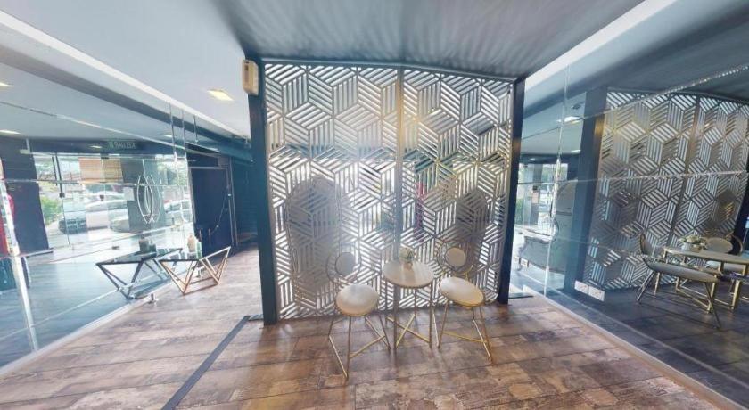 ג'והור בהרו Artz Hotel מראה חיצוני תמונה